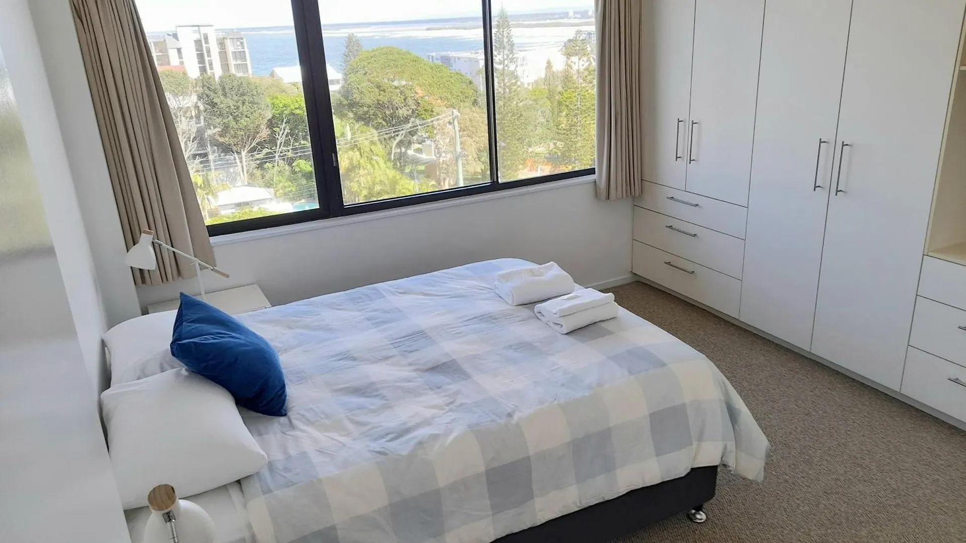 Burgess @ Kings Beach Apartments Caloundra 3*,  Australia