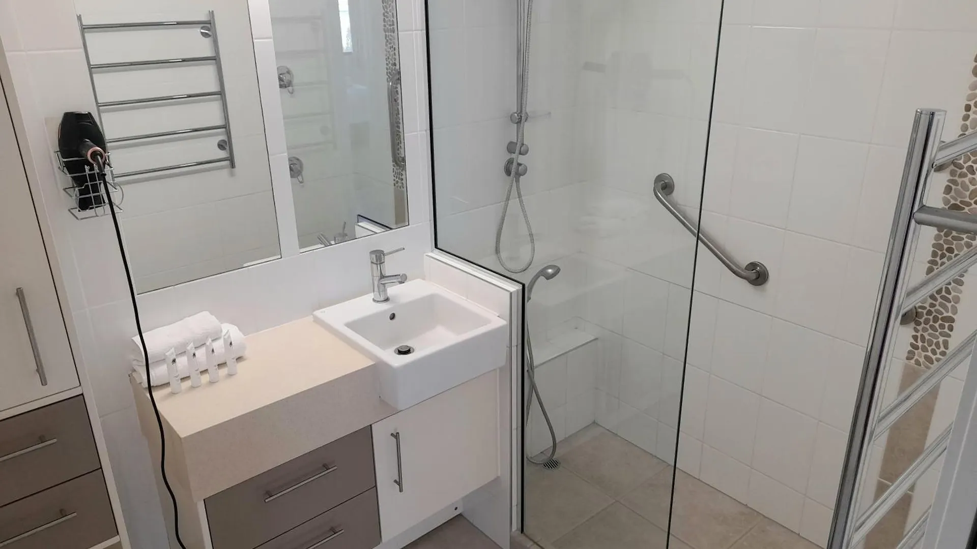 Burgess @ Kings Beach Apartments Caloundra Aparthotel