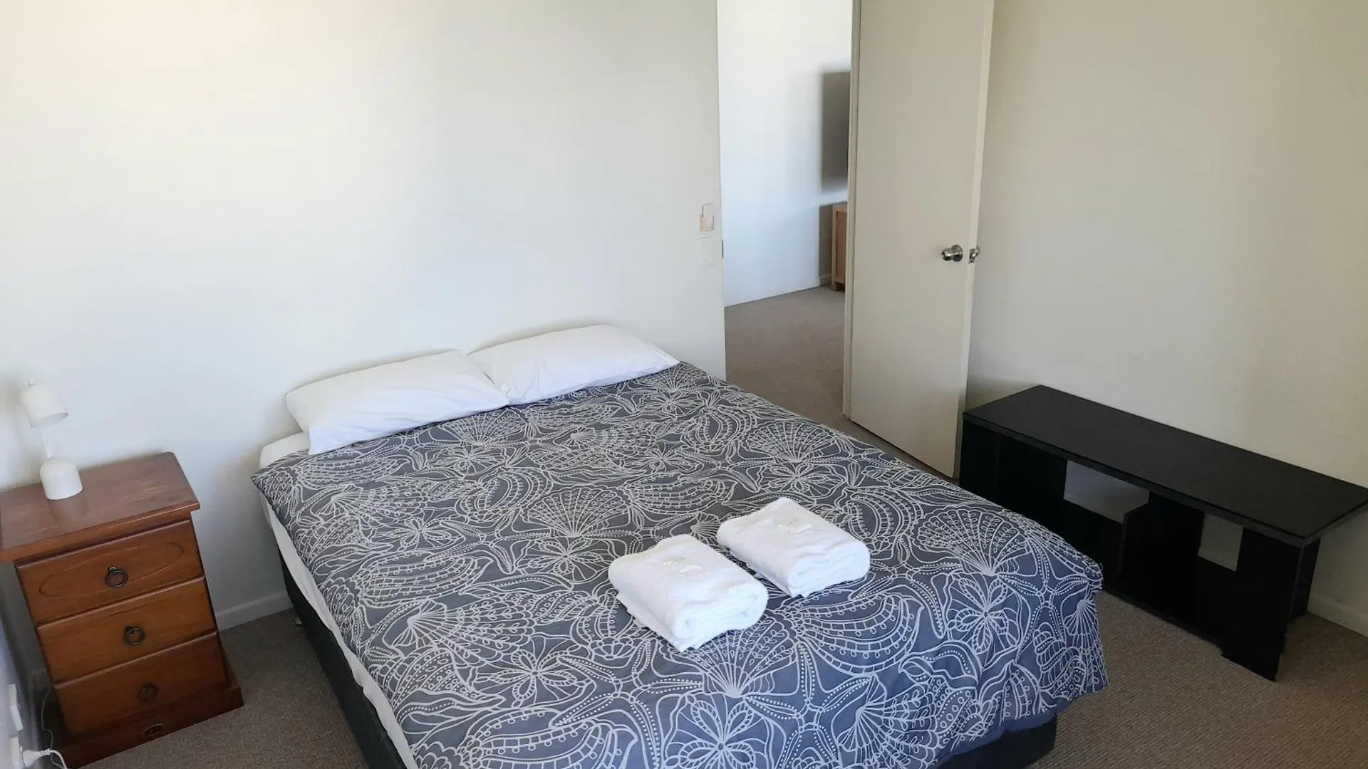 Hotel apartamentowy Burgess @ Kings Beach Apartments Caloundra
