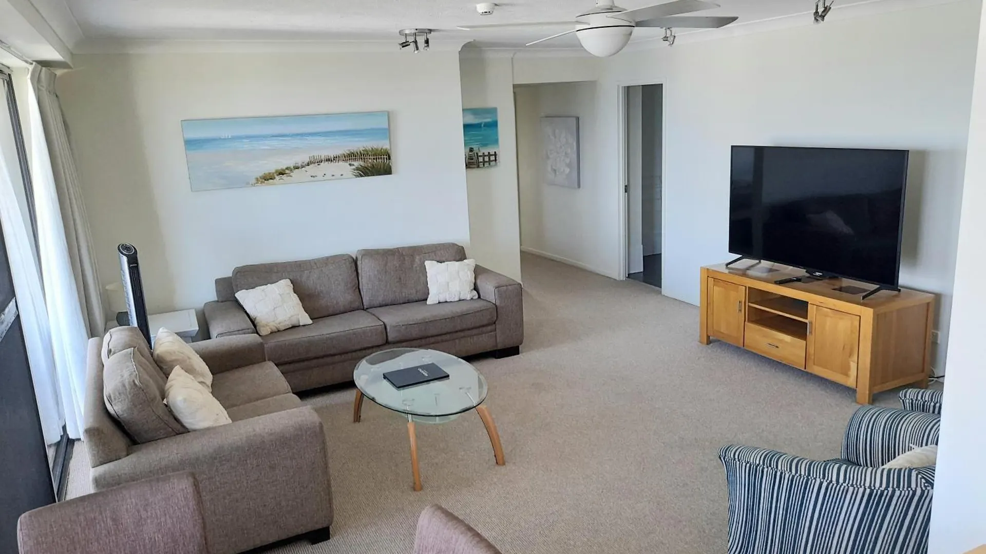 Hotel apartamentowy Burgess @ Kings Beach Apartments Caloundra